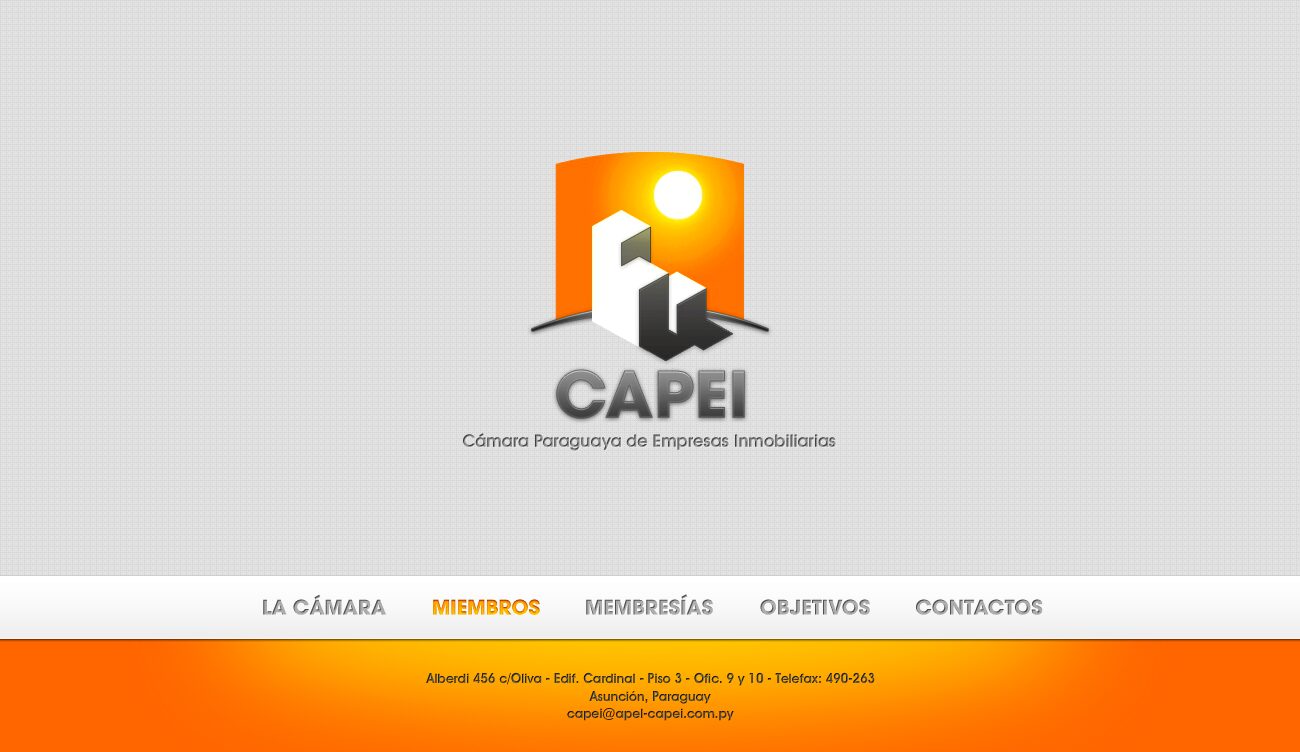 Home: the logo centred and the navigation on the orange band — CAPEI